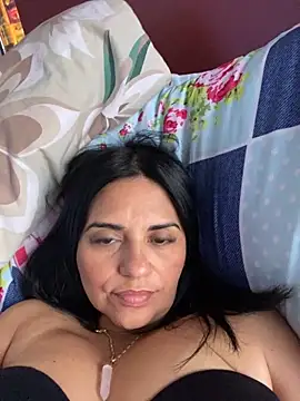 paolagomez  online show from December 29, 2024, 7:32 pm