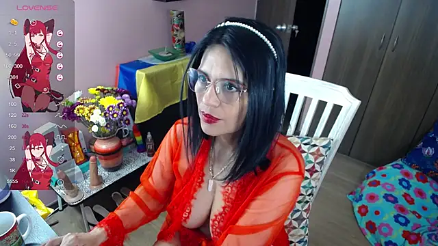 paolagomez  online show from February 7, 2025, 4:27 am