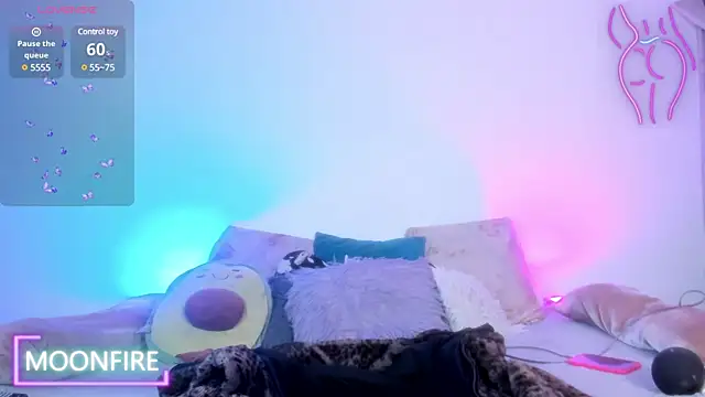 moonfiredancer online show from December 19, 2024, 2:01 am