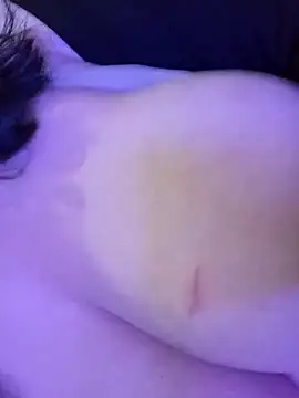 Snapshot of silina-25 chatting on February 21, 2026, 12:44 am silina-25 online show from February 21, 2026, 12:44 am