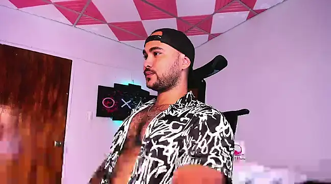 Snapshot of Sebas-hott chatting on December 15, 2024, 3:56 am Sebas-hott online show from December 15, 2024, 3:56 am