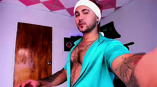 Snapshot of Sebas-hott chatting on December 30, 2024, 2:20 am Sebas-hott online show from December 30, 2024, 2:20 am