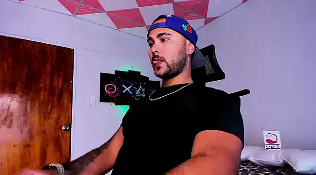 Snapshot of Sebas-hott chatting on January 8, 2025, 2:57 am Sebas-hott online show from January 8, 2025, 2:57 am