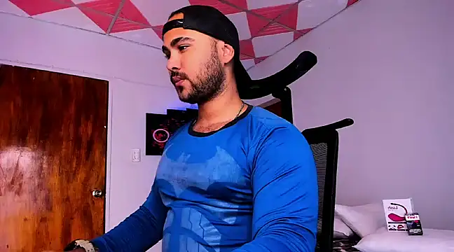 Snapshot of Sebas-hott chatting on January 14, 2025, 4:04 am Sebas-hott online show from January 14, 2025, 4:04 am