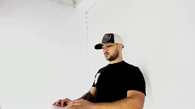 Snapshot of Sebas-hott chatting on September 13, 2025, 9:47 pm Sebas-hott online show from September 13, 2025, 9:47 pm