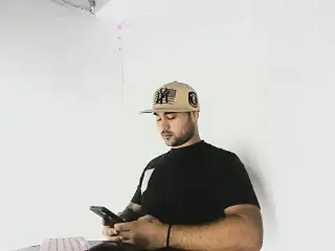 Snapshot of Sebas-hott chatting on October 3, 2025, 10:29 pm Sebas-hott online show from October 3, 2025, 10:29 pm