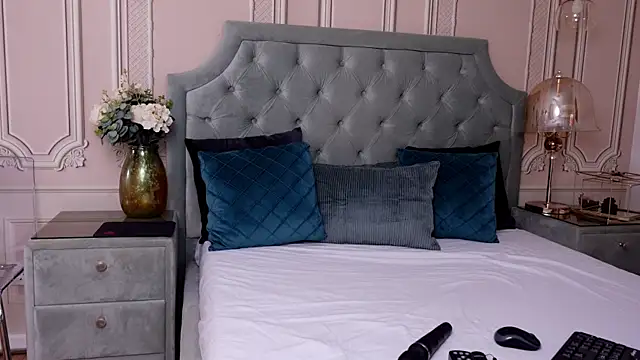 LucyAddison online show from February 6, 2025, 3:59 am