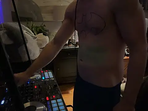 Snapshot of trash4cash chatting on February 14, 2026, 5:26 am trash4cash online show from February 14, 2026, 5:26 am