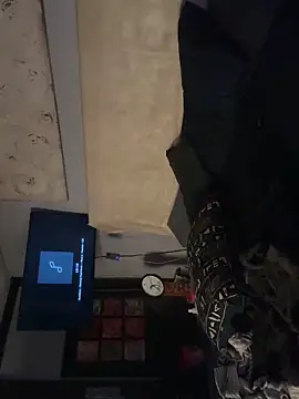 Snapshot of trash4cash chatting on February 25, 2026, 4:16 pm trash4cash online show from February 25, 2026, 4:16 pm