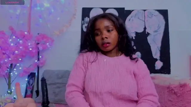 Snapshot of KilyetVera3x chatting on February 13, 2026, 5:03 am KilyetVera3x online show from February 13, 2026, 5:03 am