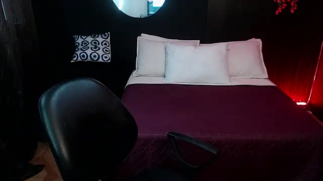 Snapshot of pretty_cristal69 chatting on January 16, 2026, 12:42 pm pretty cristal69 online show from January 16, 2026, 12:42 pm