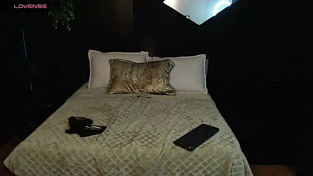 Snapshot of pretty_cristal69 chatting on February 24, 2026, 11:47 pm pretty cristal69 online show from February 24, 2026, 11:47 pm