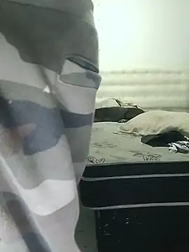 pikalindaxx online show from February 5, 2026, 6:12 pm