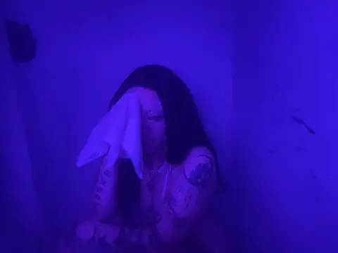 tatted-bitty online show from February 11, 2025, 6:01 pm