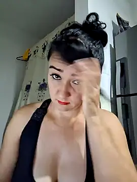 Snapshot of taalia chatting on December 22, 2024, 12:17 am taalia online show from December 22, 2024, 12:17 am