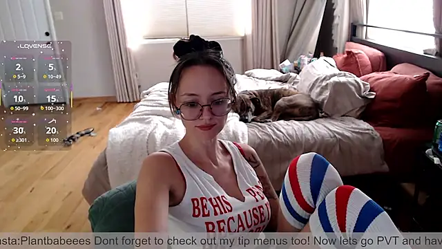 Snapshot of Plantbabeee chatting on December 4, 2025, 7:11 pm Plantbabeee online show from December 4, 2025, 7:11 pm