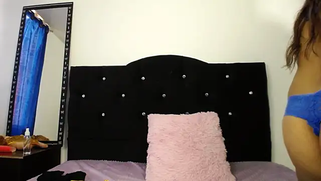 Snapshot of sweet_skylove_ chatting on February 2, 2026, 7:12 pm sweet skylove online show from February 2, 2026, 7:12 pm