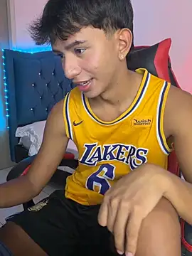 Leonarrrd 01 online show from December 13, 2025, 11:10 pm