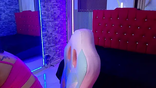 Snapshot of miahernadez303av chatting on February 3, 2026, 6:40 am miahernadez303av online show from February 3, 2026, 6:40 am