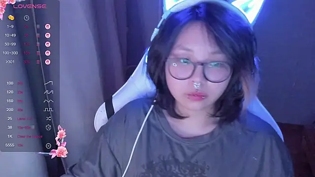 maydaykimmy online show from February 18, 2026, 10:17 pm