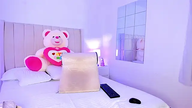 Snapshot of Barbiieee chatting on February 11, 2026, 11:54 pm Barbiieee online show from February 11, 2026, 11:54 pm