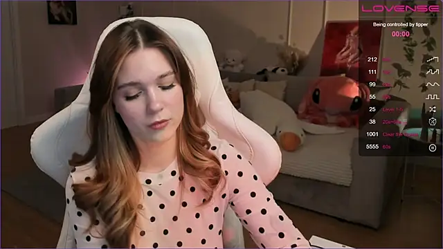 Frau Lina online show from December 3, 2025, 3:21 pm