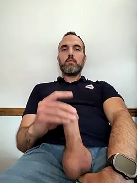 leon3875 online show from December 17, 2025, 3:18 pm