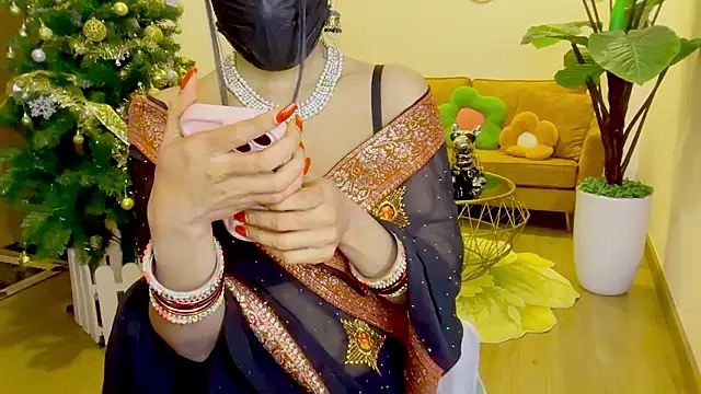 Snapshot of Monalisadon018 chatting on February 12, 2026, 6:52 am Monalisadon018 online show from February 12, 2026, 6:52 am