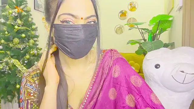 Snapshot of Monalisadon018 chatting on February 15, 2026, 4:31 am Monalisadon018 online show from February 15, 2026, 4:31 am