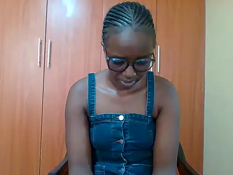 Snapshot of sexy_darleen23 chatting on February 9, 2026, 5:44 am sexy darleen23 online show from February 9, 2026, 5:44 am