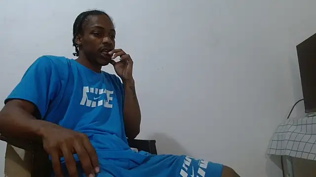 Larry-n-clouds online show from February 15, 2026, 5:09 pm