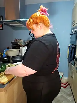 Snapshot of bbw_olive_peach chatting on February 23, 2025, 4:35 pm bbw olive peach online show from February 23, 2025, 4:35 pm