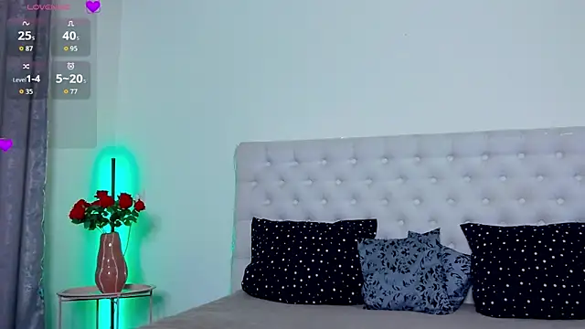 TamarraFox online show from February 22, 2026, 5:08 am