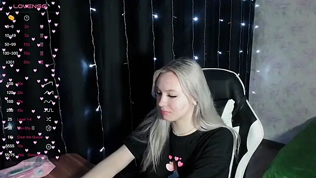 Snapshot of VikaPowers chatting on January 24, 2025, 8:00 pm VikaPowers online show from January 24, 2025, 8:00 pm