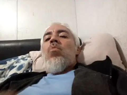 Xoc8  online show from September 23, 2025, 6:49 am