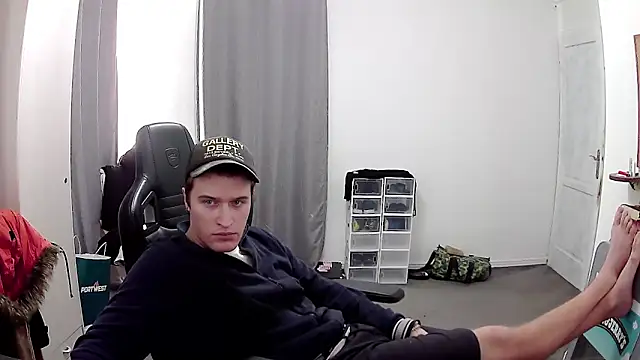 Snapshot of PKrisztian chatting on February 8, 2026, 6:11 pm PKrisztian online show from February 8, 2026, 6:11 pm