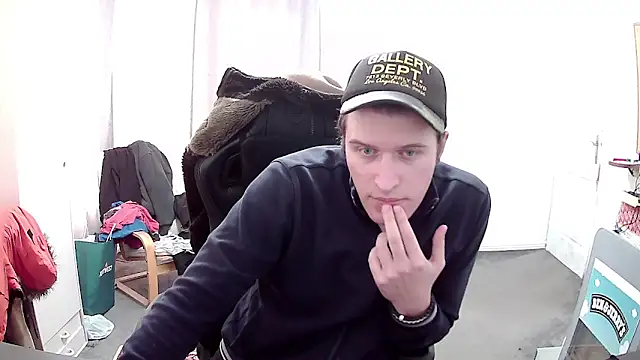 Snapshot of PKrisztian chatting on March 2, 2026, 1:51 pm PKrisztian online show from March 2, 2026, 1:51 pm