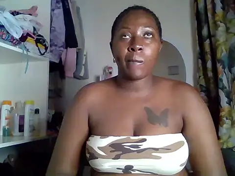 Snapshot of choco_dimples chatting on January 29, 2025, 6:18 pm choco dimples online show from January 29, 2025, 6:18 pm