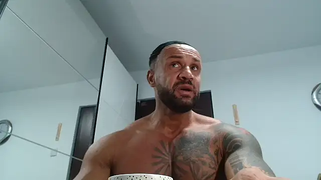 Snapshot of Magnificmuscles89 chatting on February 8, 2026, 11:57 am Magnificmuscles89 online show from February 8, 2026, 11:57 am