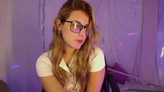 Snapshot of Giia_paiige18 chatting on February 21, 2026, 1:17 am Giia paiige18 online show from February 21, 2026, 1:17 am