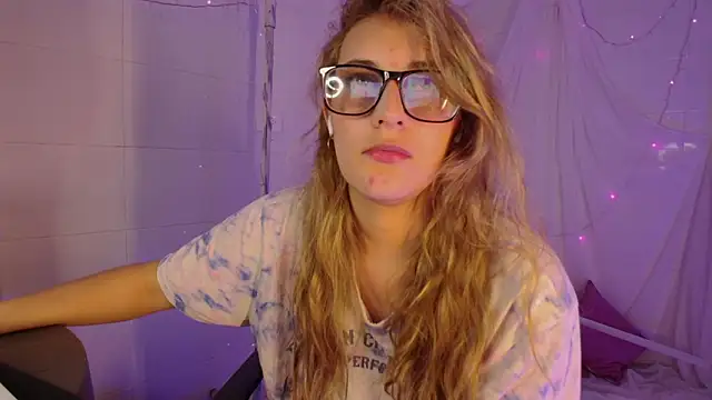 Snapshot of Giia_paiige18 chatting on February 21, 2026, 11:39 pm Giia paiige18 online show from February 21, 2026, 11:39 pm