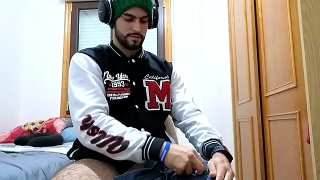 Jackyrose online show from December 8, 2024, 1:56 am