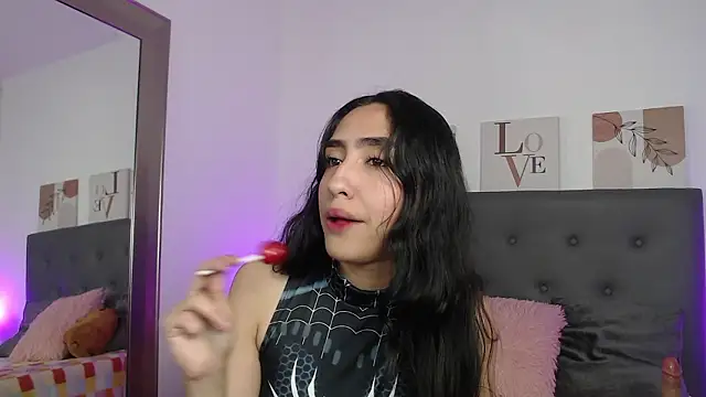 madisex s online show from March 5, 2026, 3:24 am