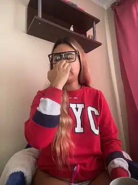 Snapshot of Miabonnett_ chatting on February 4, 2026, 12:00 pm Miabonnett online show from February 4, 2026, 12:00 pm