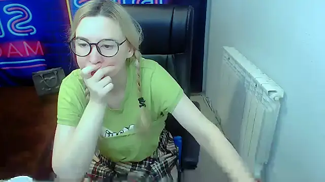 Snapshot of kerakiss877 chatting on February 22, 2025, 8:53 pm kerakiss877 online show from February 22, 2025, 8:53 pm