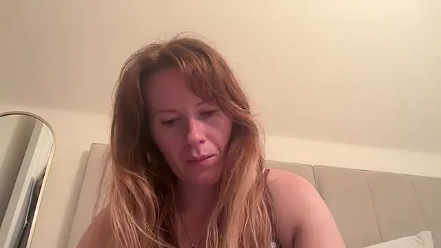 redheadrosie69 online show from October 17, 2025, 6:49 am