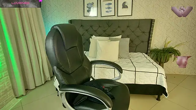 sussy  stone online show from December 23, 2024, 12:41 pm