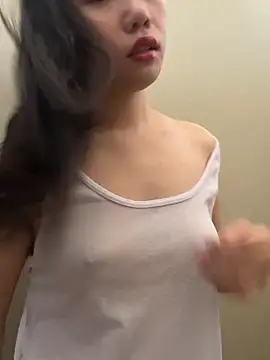 Eliza-E online show from December 17, 2025, 7:36 am