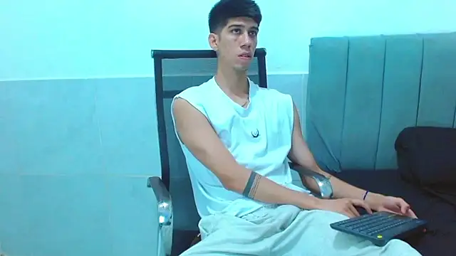 Snapshot of jhony-sex chatting on December 21, 2025, 9:33 pm jhony-sex online show from December 21, 2025, 9:33 pm