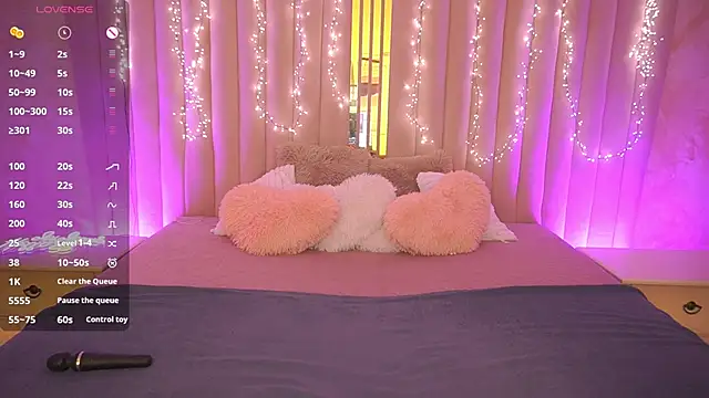 Snapshot of CarolinaDia chatting on February 7, 2026, 8:56 pm CarolinaDia online show from February 7, 2026, 8:56 pm